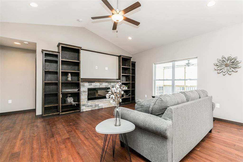 818 Heartland Court - Photo 1