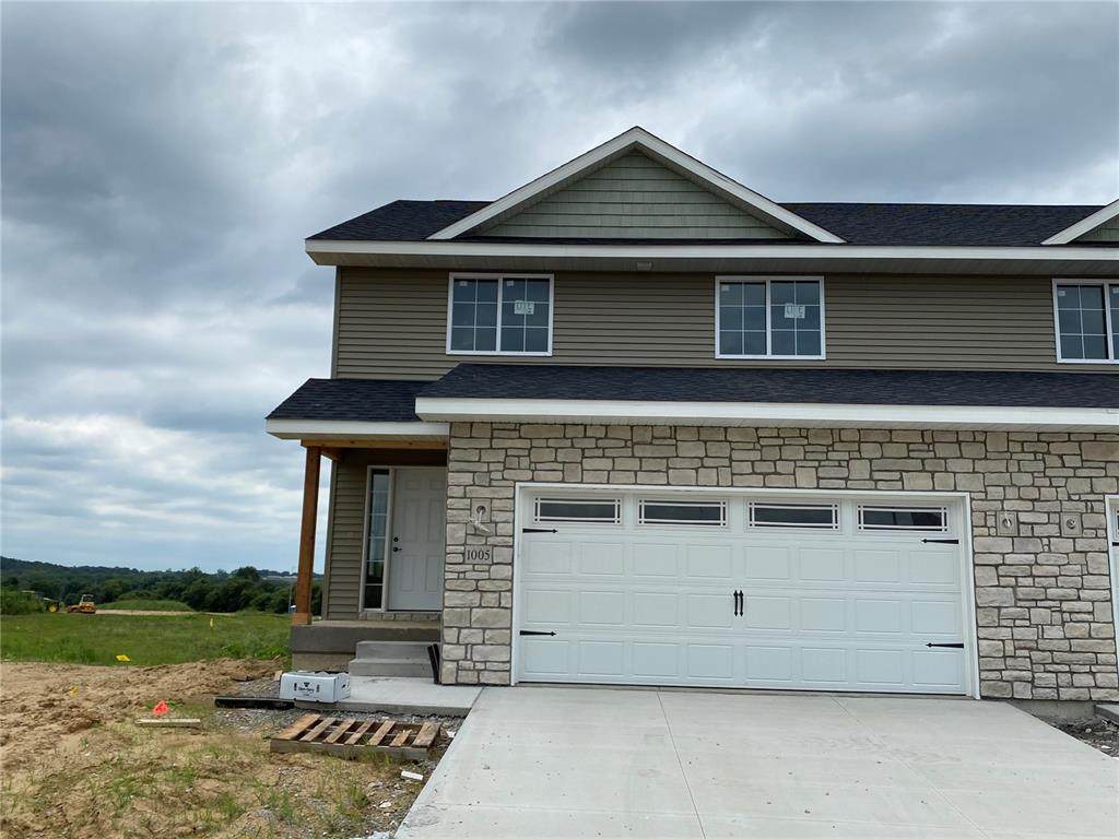 1005 Creekside Drive - Photo 1