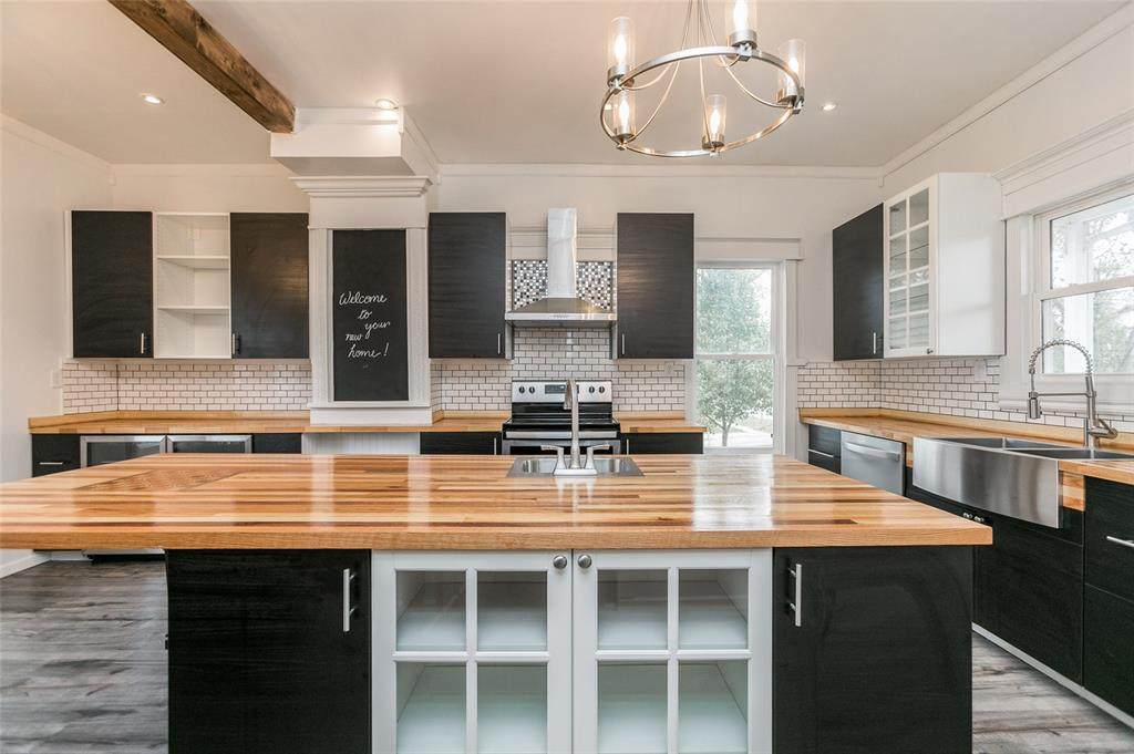 909 13th Street - Photo 1