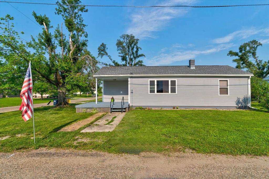 901 2nd Street - Photo 1