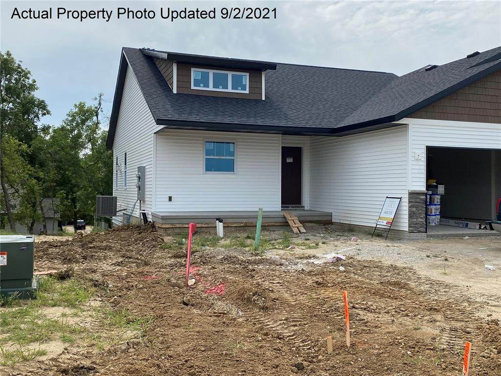 1609 Petrus Drive - Photo 1