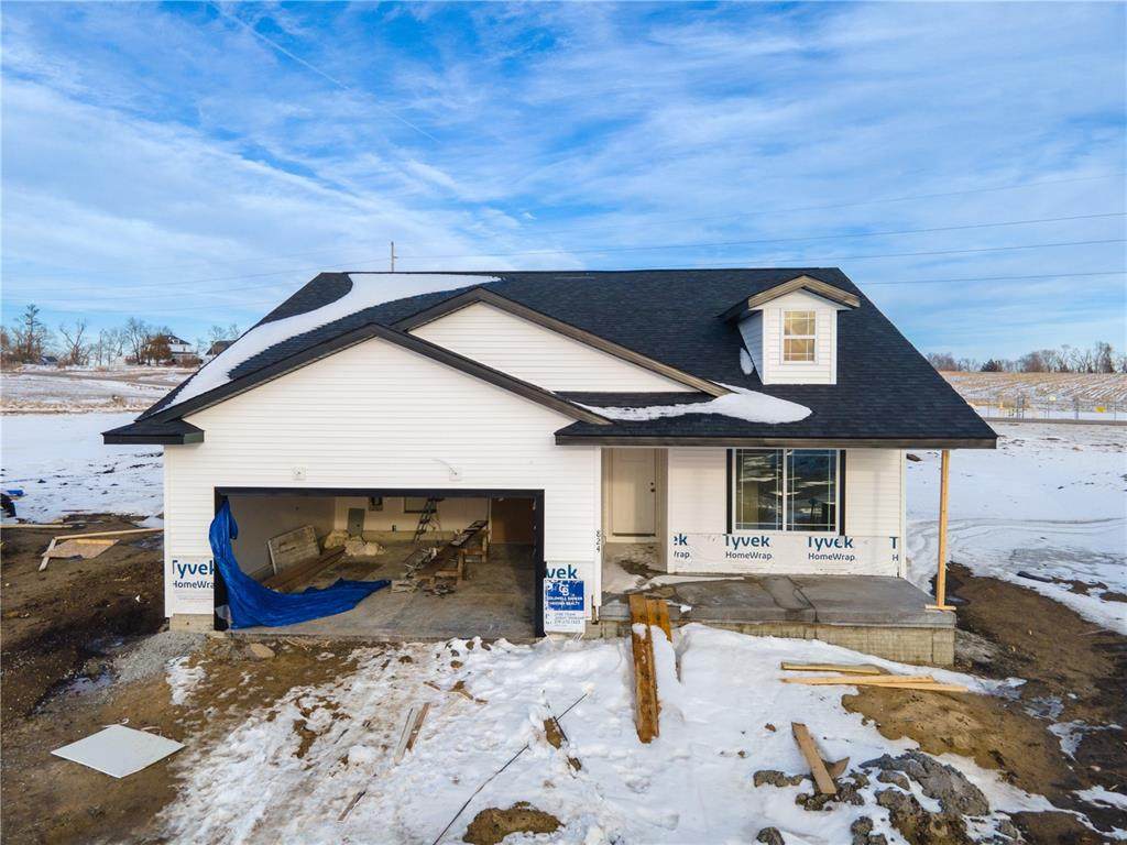 824 Heartland Court - Photo 1
