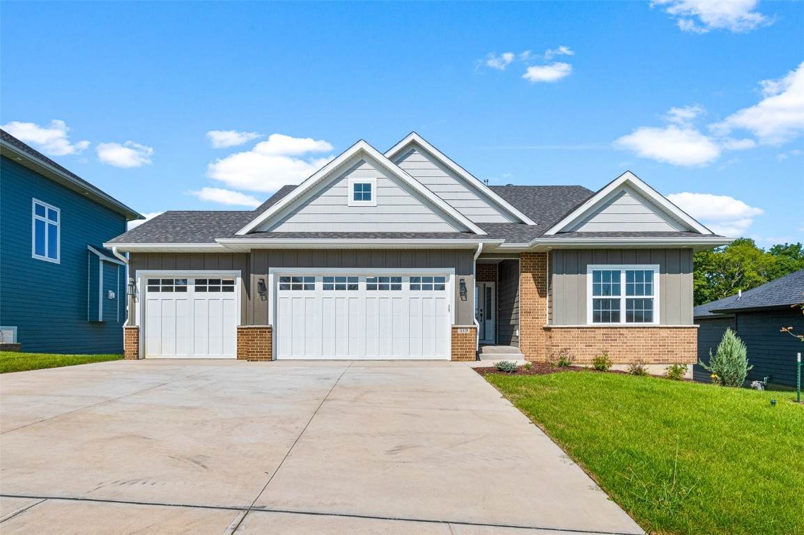319 Russell Slade Blvd - Photo 1