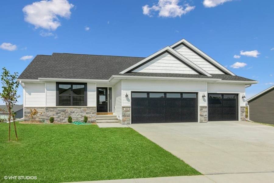 302 Ridgeway Drive - Photo 1