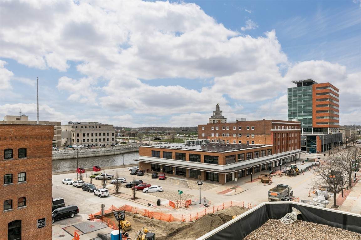 400 1st Street - Photo 1