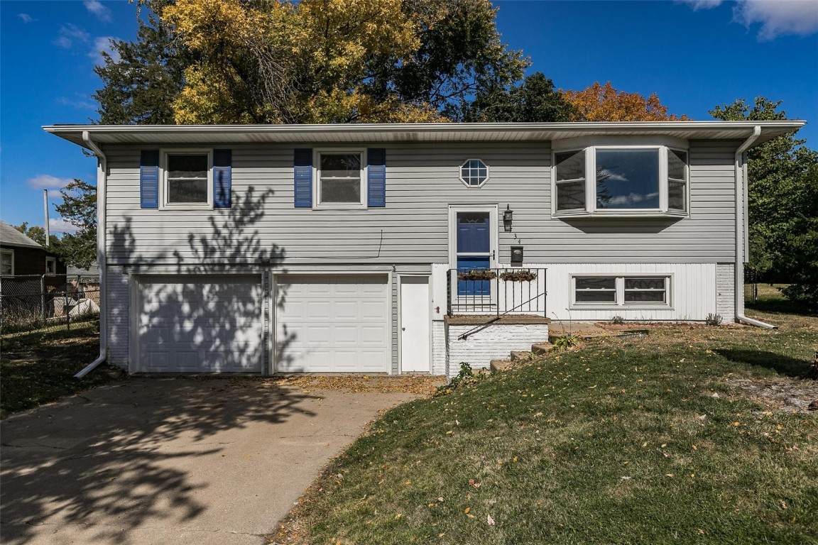 734 36th Street - Photo 1