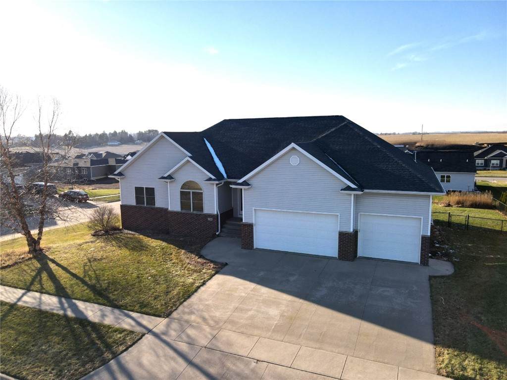 735 15 Avenue - Photo 1