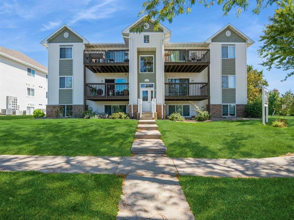 6410 Creekside Dr Ne - Photo 1