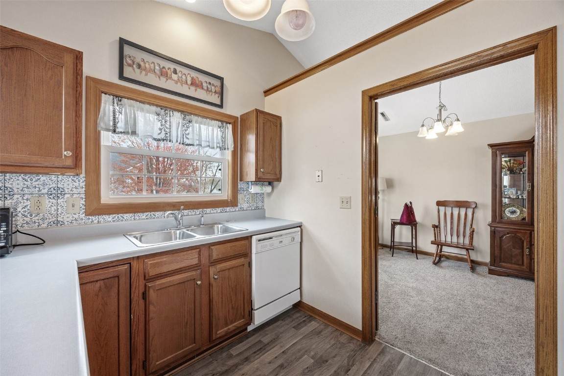 https://bt-photos.global.ssl.fastly.net/cedarrapids/orig_boomver_3_2509219-2.jpg