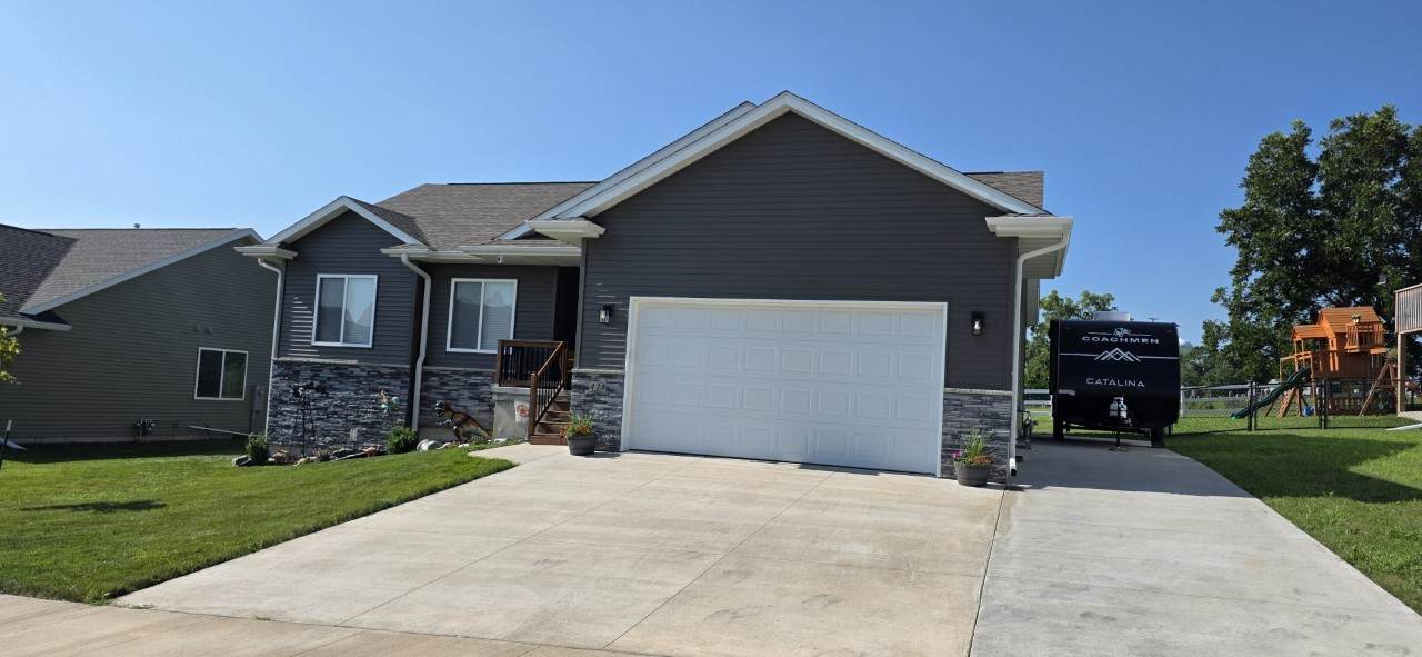 https://bt-photos.global.ssl.fastly.net/cedarrapids/orig_boomver_3_2602143-2.jpg