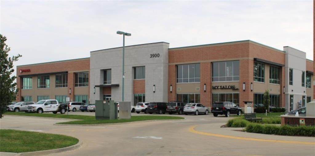 3900 Fountains Boulevard - Photo 1