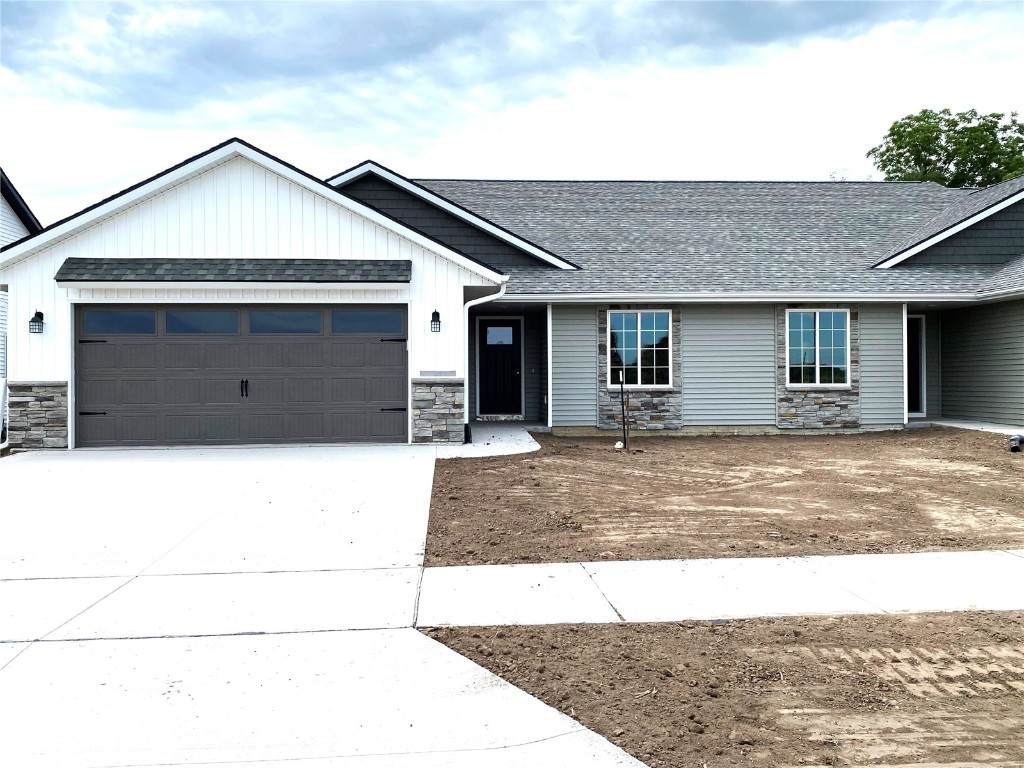 1615 Petrus Drive - Photo 1