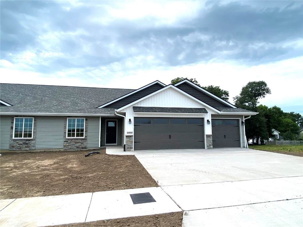 1617 Petrus Drive - Photo 1