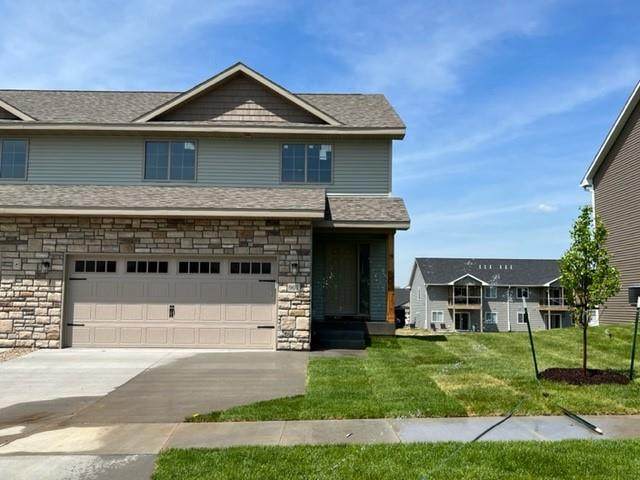 907 Creekside Drive - Photo 1