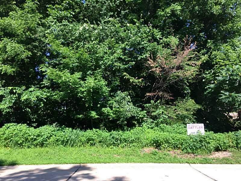 2520 L Avenue - Photo 1