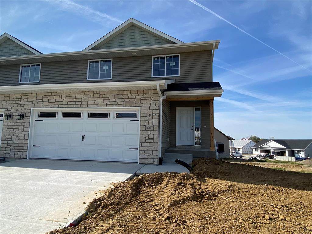 1007 Creekside Drive - Photo 1