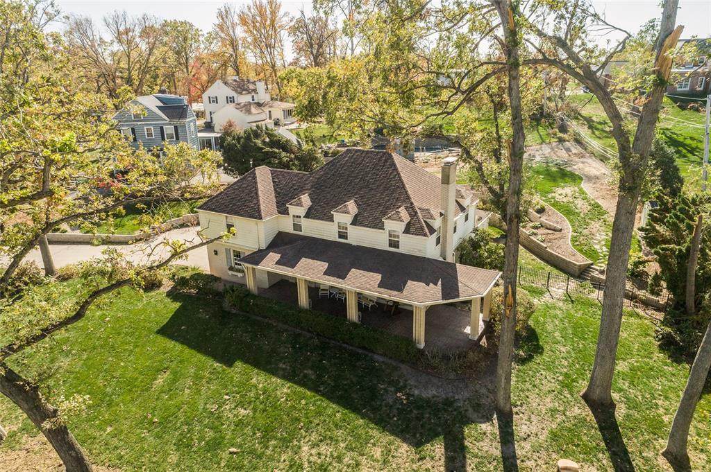 2240 Country Club Parkway - Photo 1