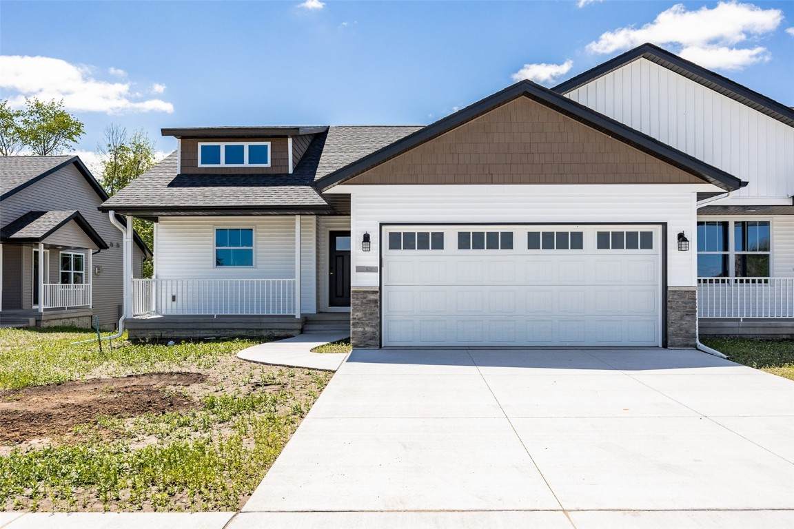 1609 Petrus Drive - Photo 1