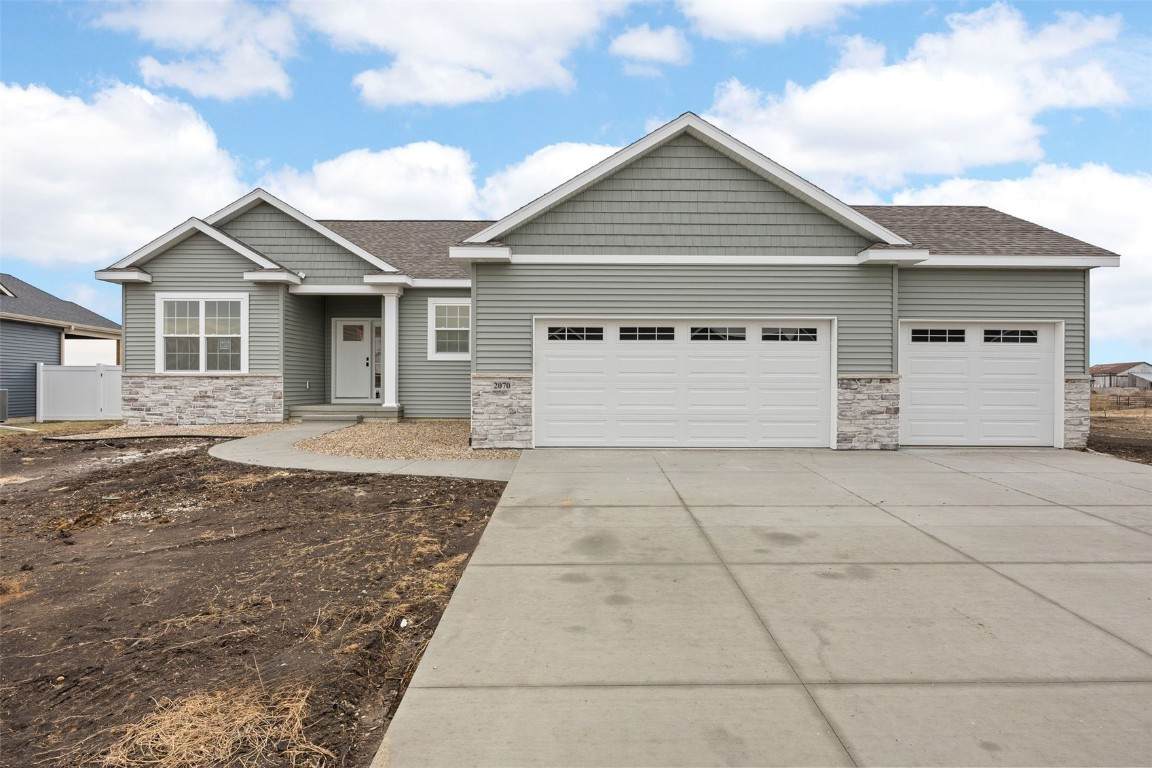 2070 Royal Oak Ridge Road - Photo 1