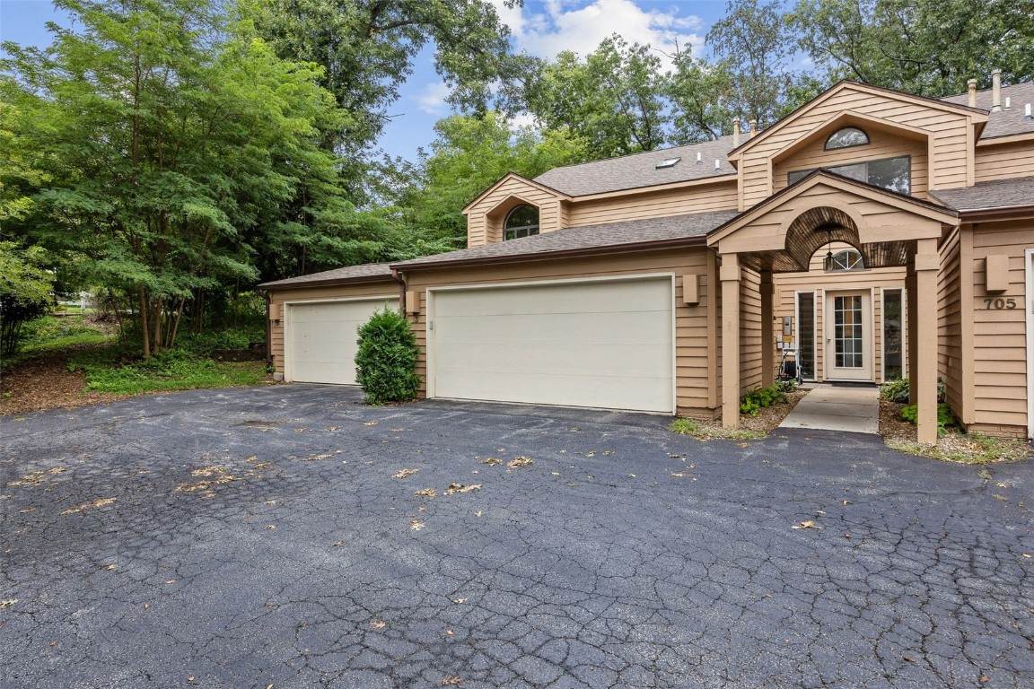 705 Post Road - Photo 1