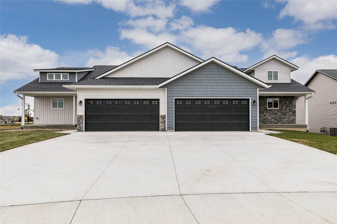 3363 Platinum Way - Photo 1