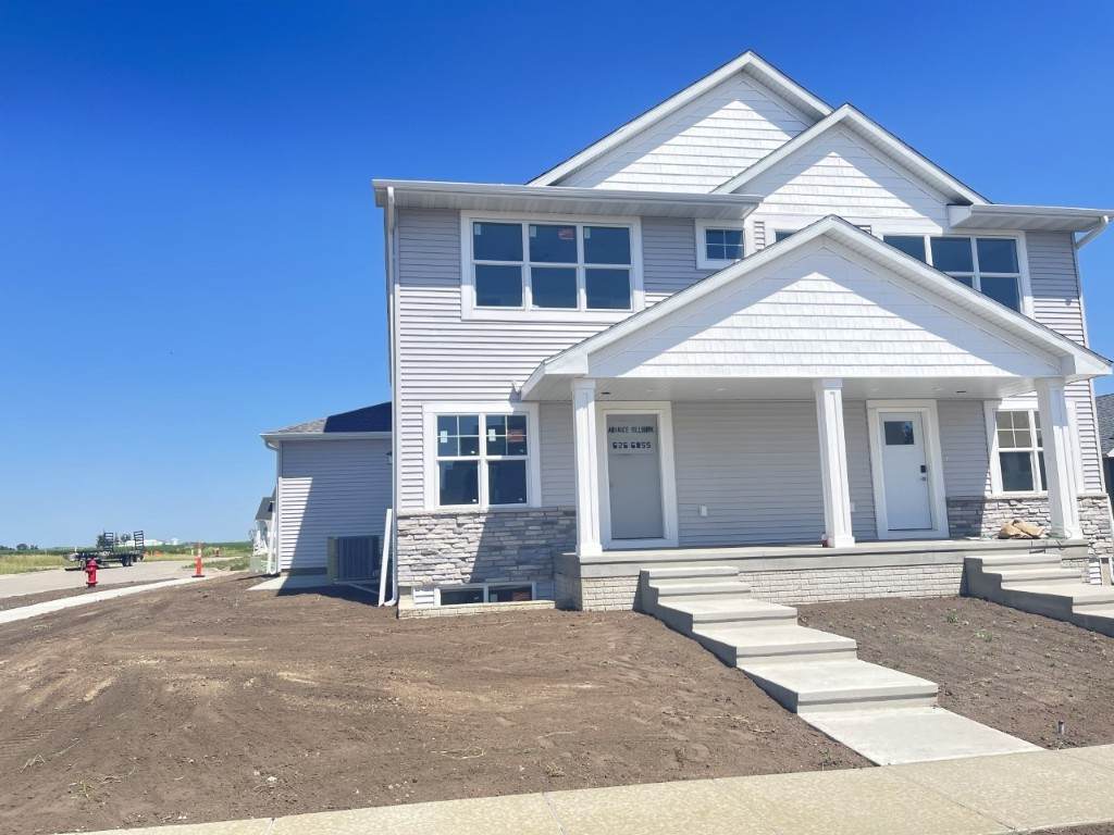 2485 Rookwood Lane - Photo 1