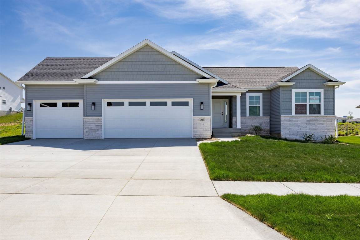 1510 Cardinal Drive - Photo 1