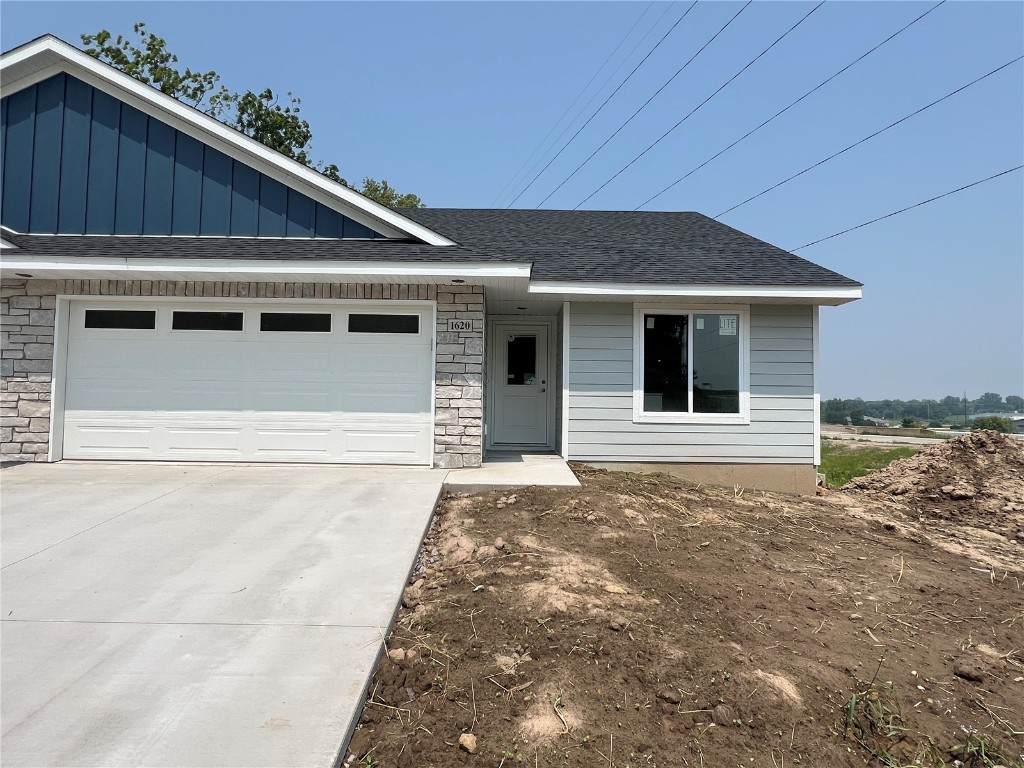 1620 Mitchell Place - Photo 1