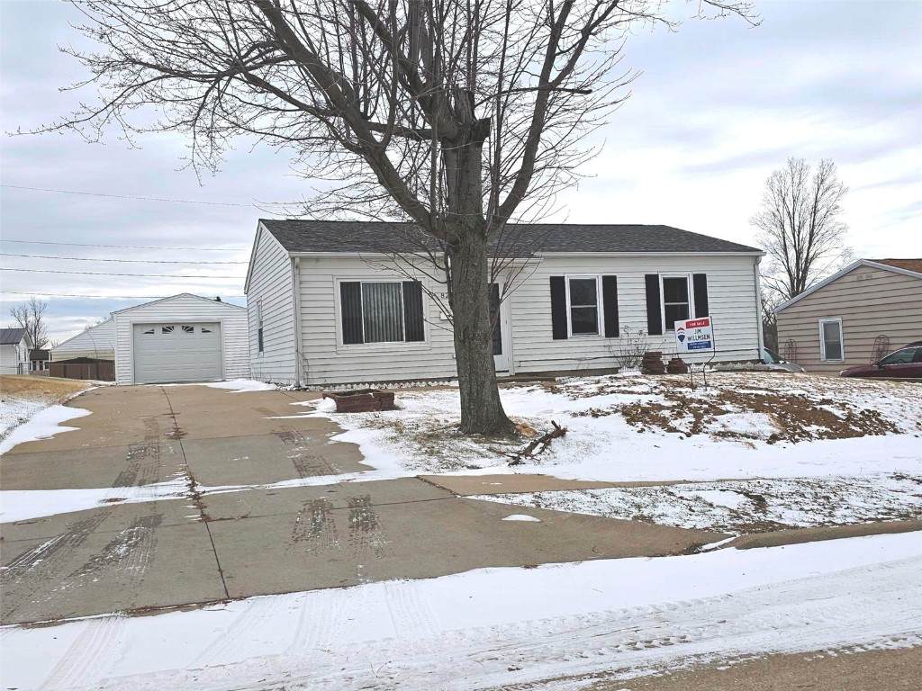 825 Fairview Drive - Photo 1