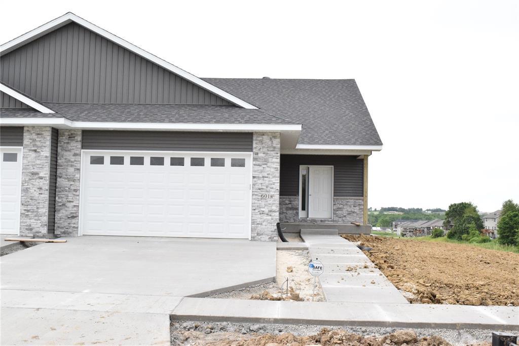 601 Rolling Hills Drive - Photo 1