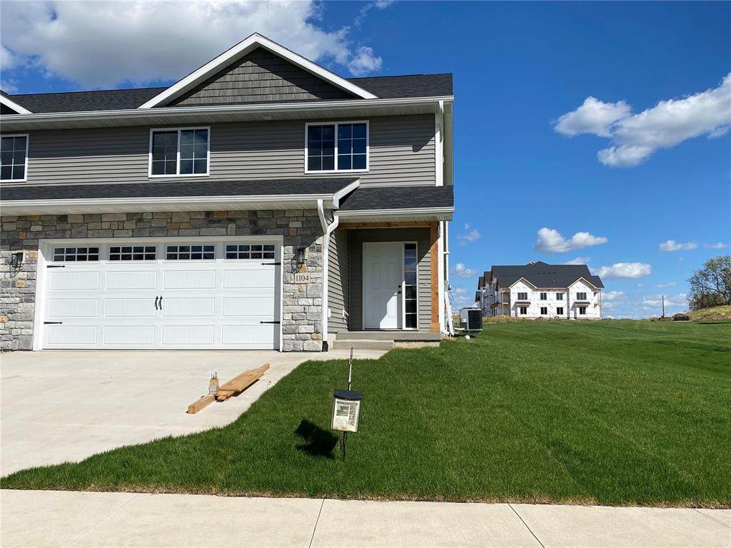 1104 Creekside Drive - Photo 1