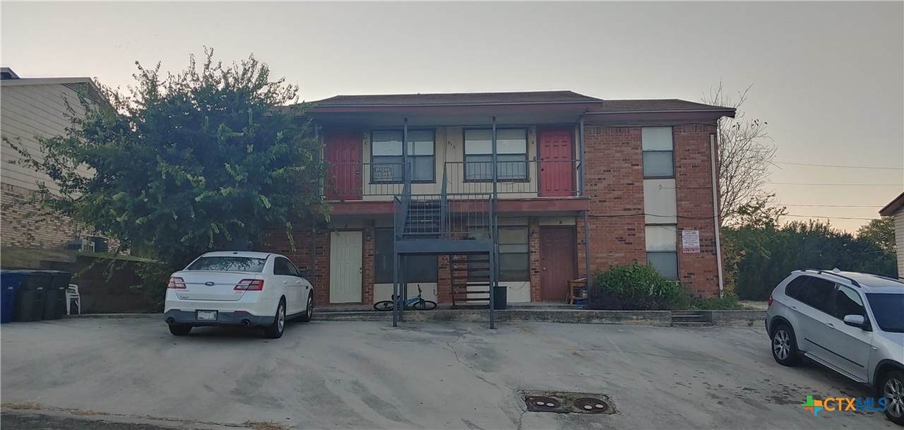 915 7th Street - Photo 1