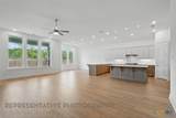 11718 Hackford - Photo 8