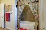 907 Shady Hollow - Photo 30