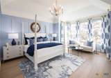 210 Navarro - Photo 19