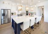 210 Navarro - Photo 8