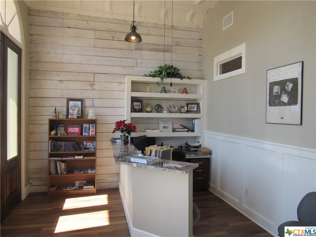 112 Main - Photo 1
