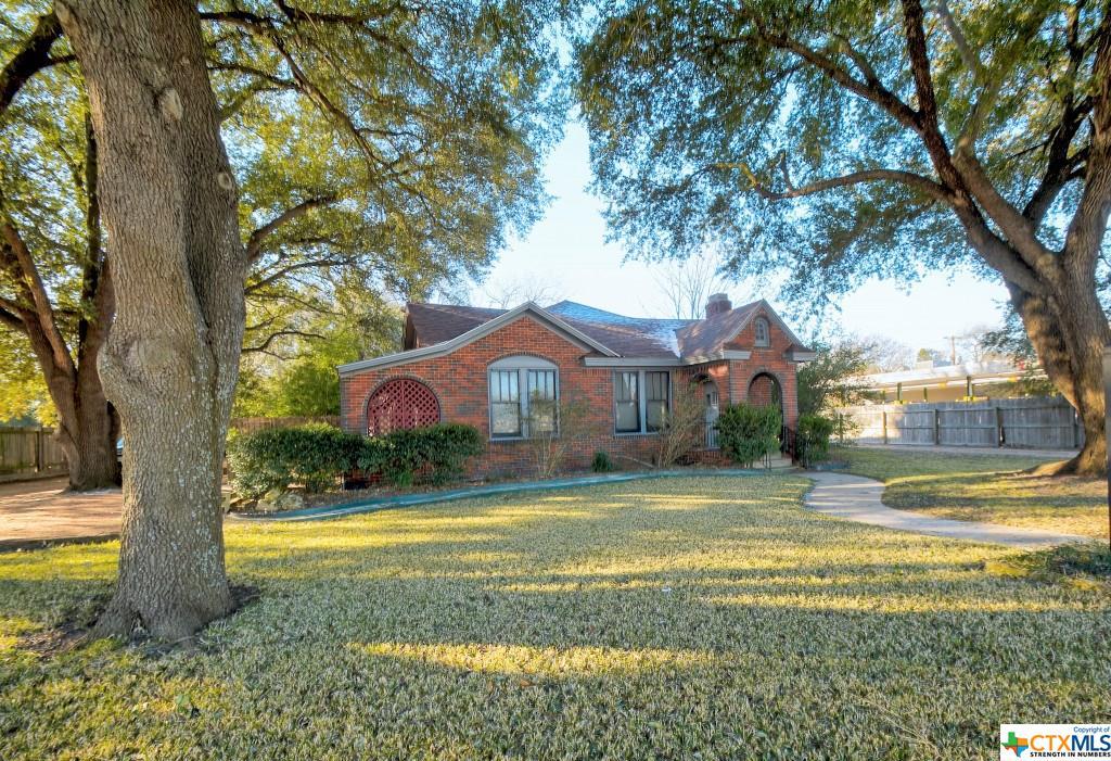 930 Pierce - Photo 1