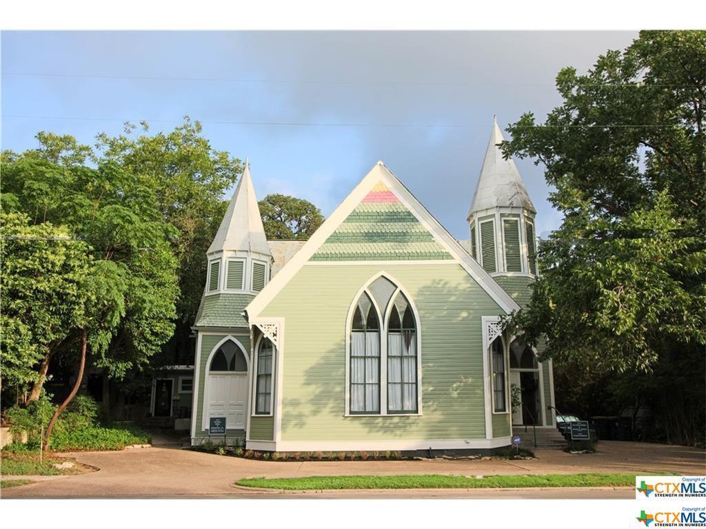 516 Hopkins - Photo 1