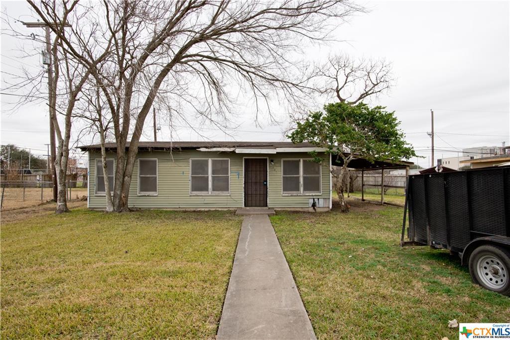 2905 Cypress - Photo 1