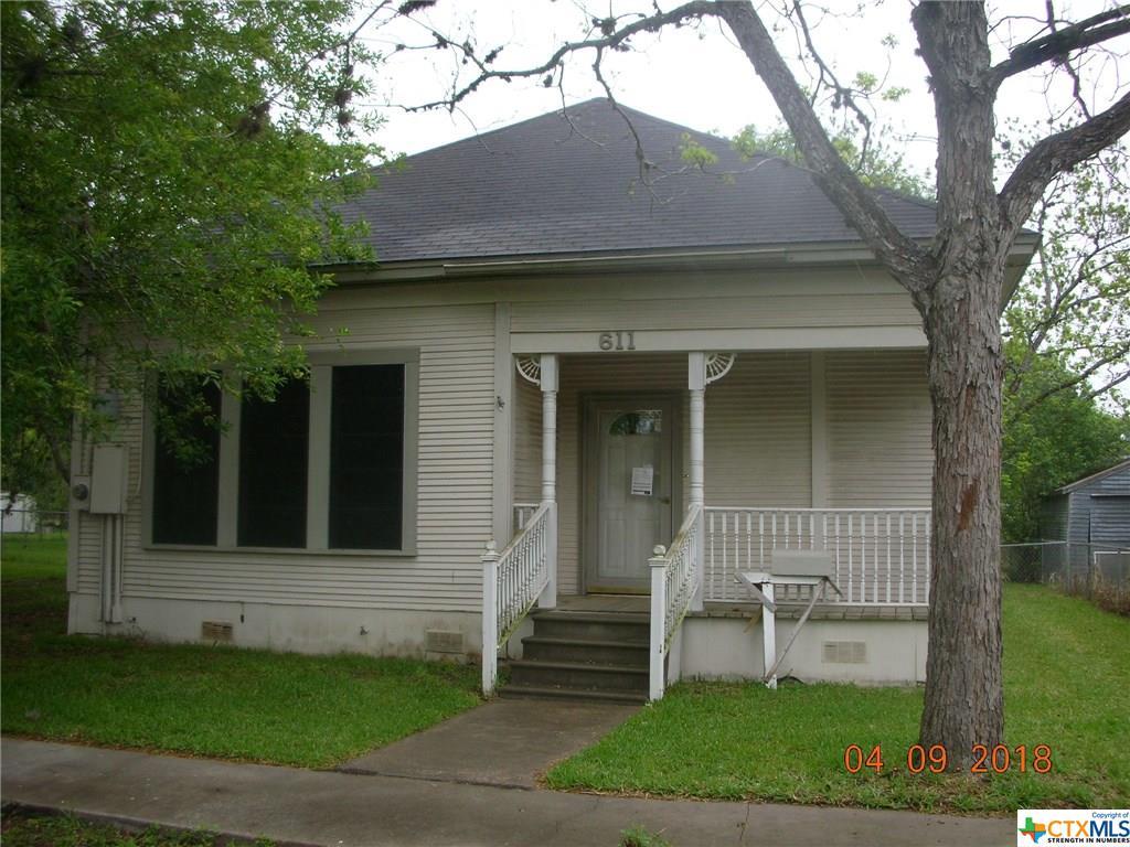 611 Schwab - Photo 1