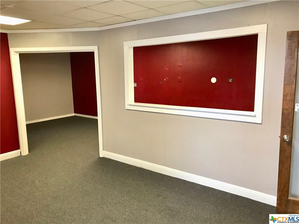 302 Hopkins - Photo 1
