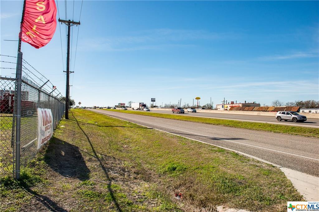 4875 Interstate 35 - Photo 1