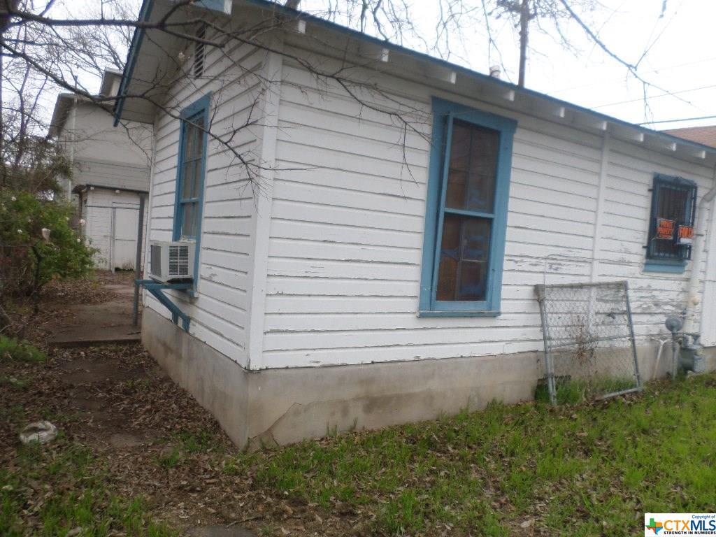308 Pedernales Street - Photo 1