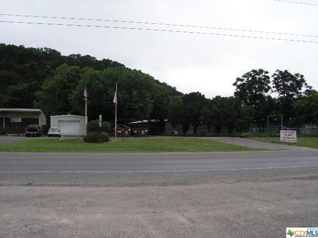 1910 Fm 2673 - Photo 1