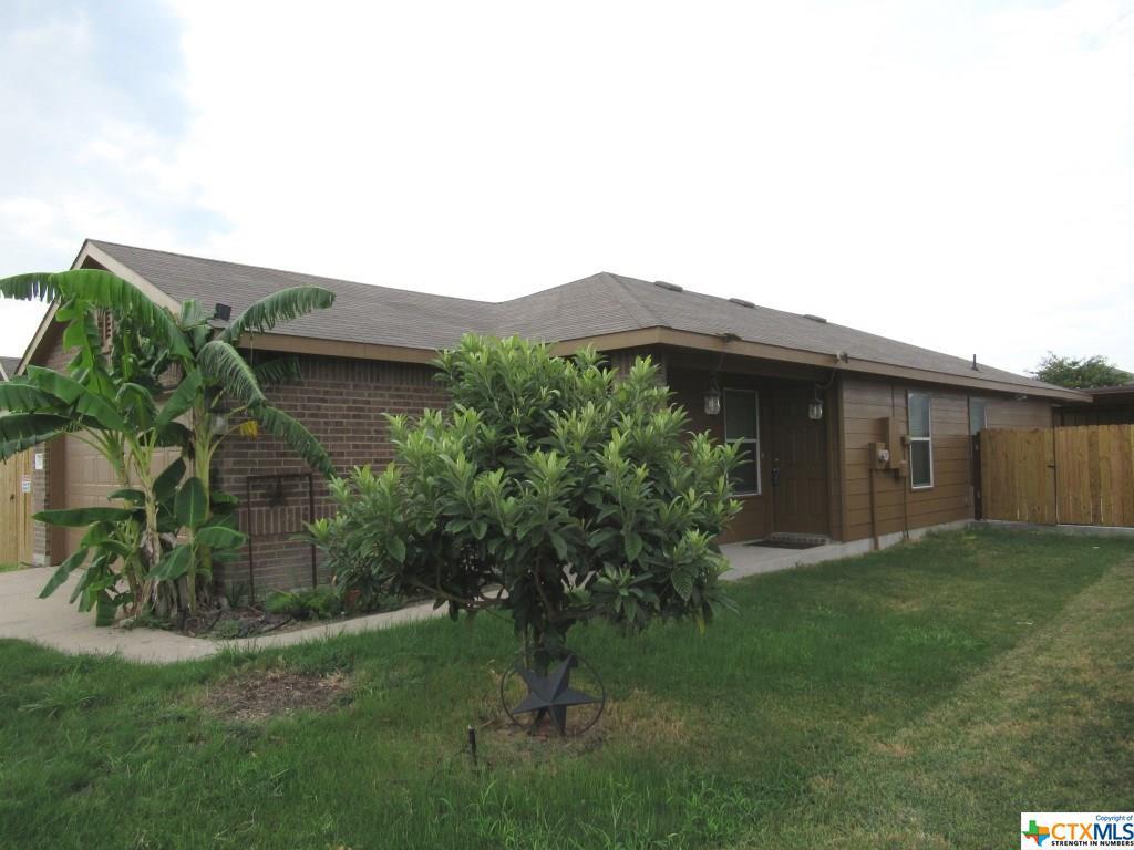 114 Bashaw Loop - Photo 1