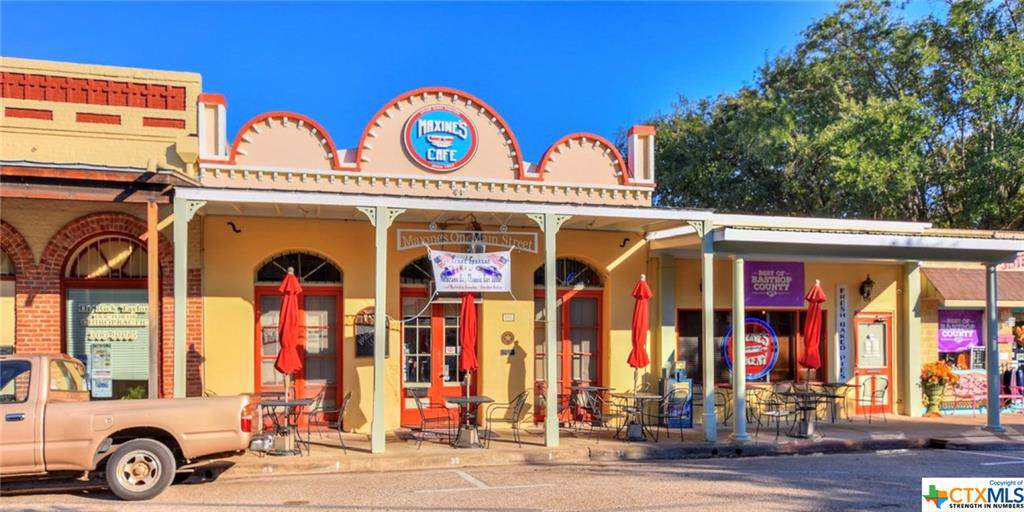 905 Main Street - Photo 1