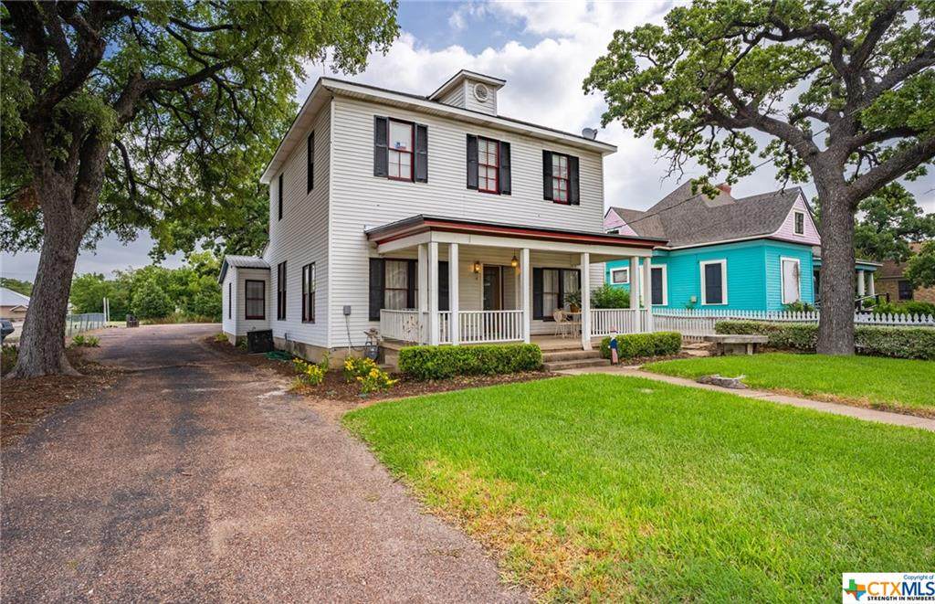 1009 Main Street - Photo 1