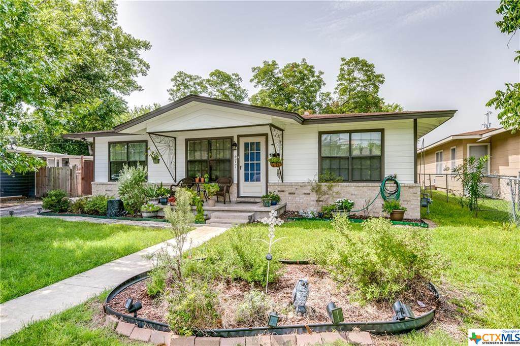 477 Nacogdoches Street - Photo 1