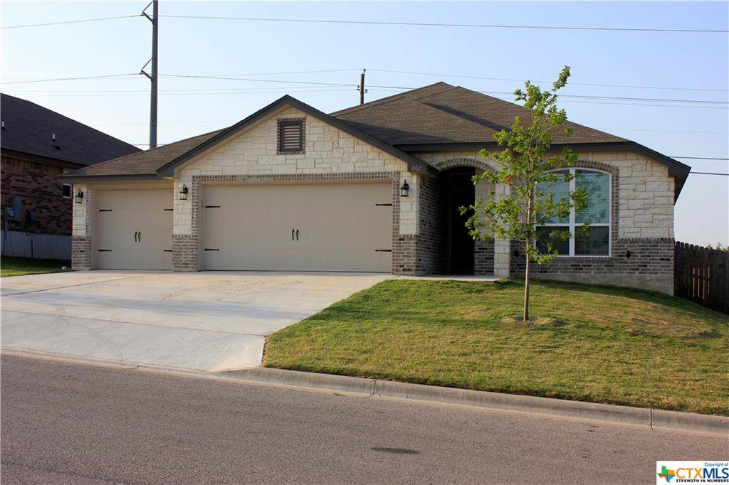 802 Ridgeview Drive - Photo 1